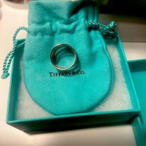 Beautiful Authentic Tiffany and Co. ring